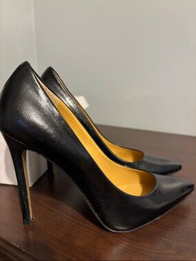 Nine West Tatiana black leather pump
